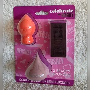 NEW limited-edition Valentine's 2025 HERSHEY'S Beauty Blender Set 3 pk